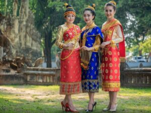 vestirsi in laos per evitare brutte figure, leggi la guida